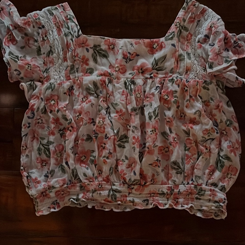 A Justice crop top, size 14/16 100 % viscose 70% polyester